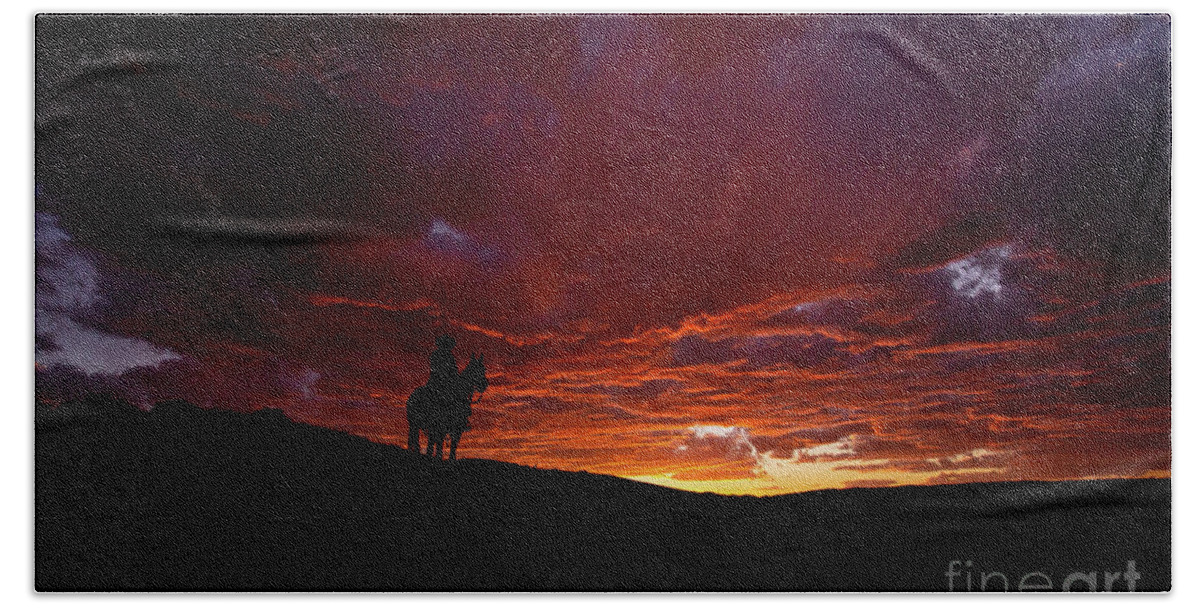 Cowboy Bath Towel featuring the photograph Wyoming Sunset #1 by Terri Cage