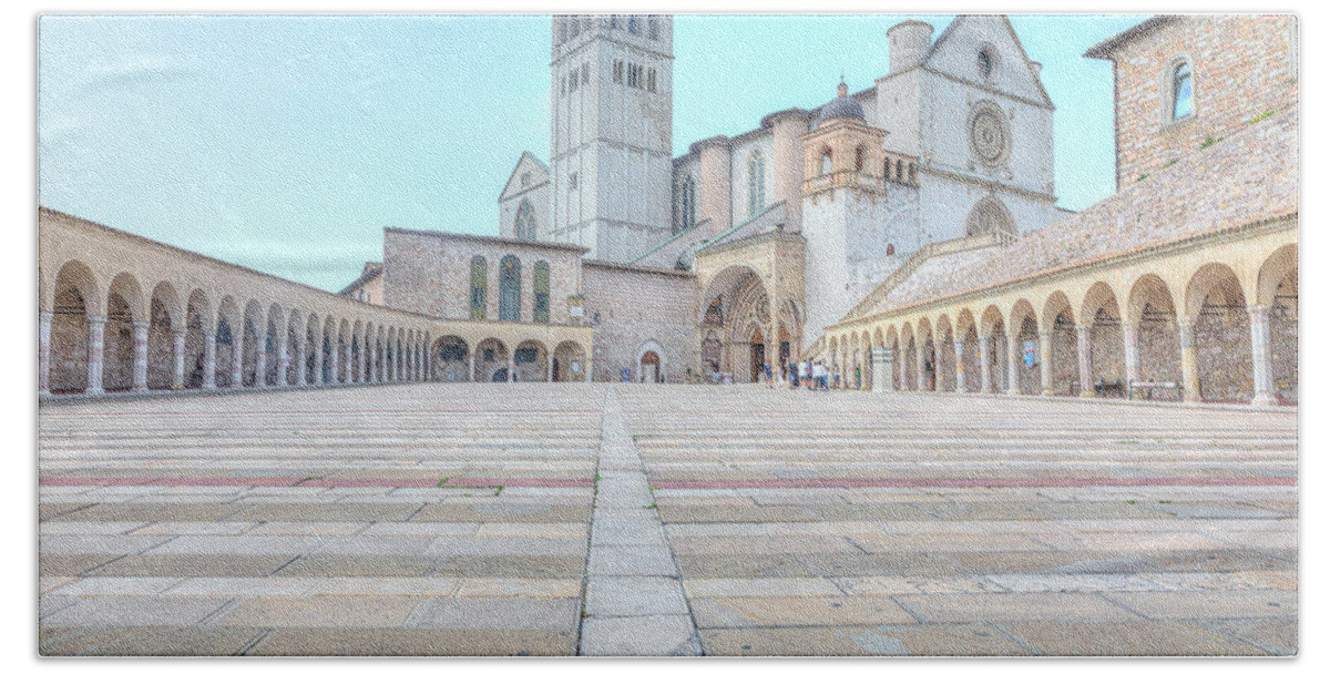 Basilica Bath Towel featuring the photograph Assisi - Italy #14 by Joana Kruse