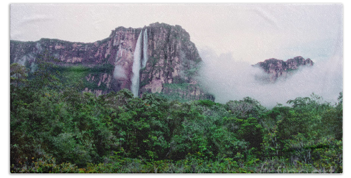 Dave Welling Bath Towel featuring the photograph Angel Falls Canaima National Park Venezuela by Dave Welling