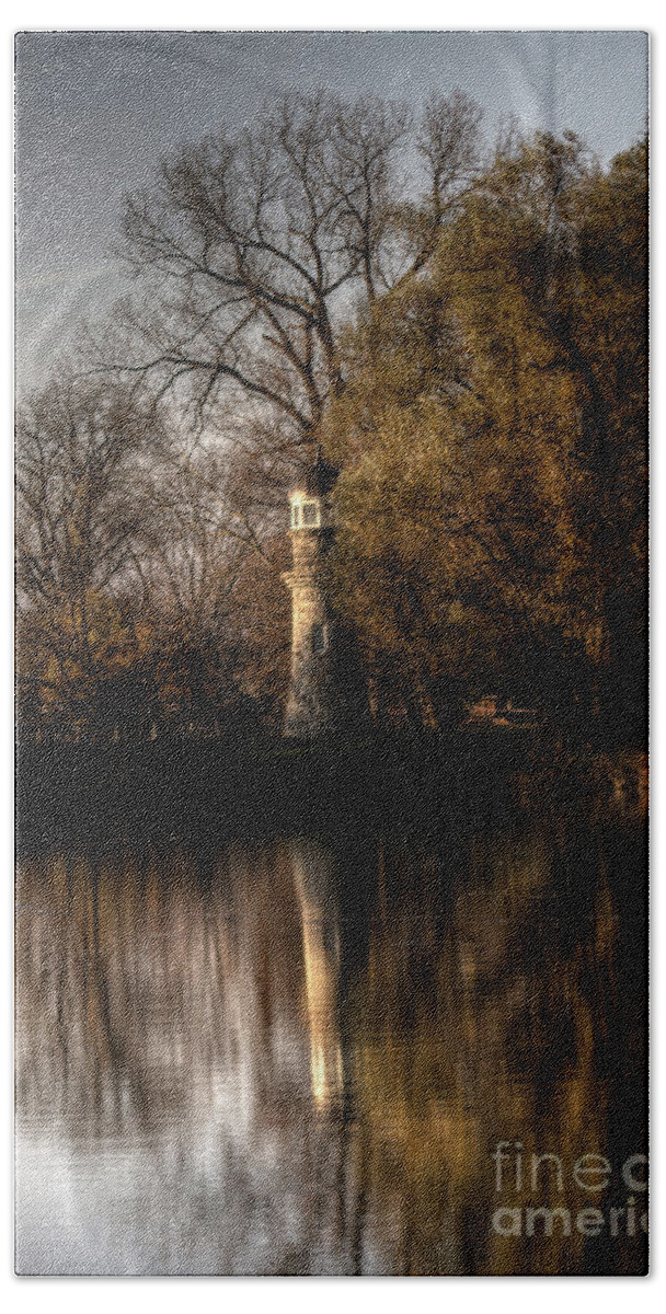 Hdr Hand Towel featuring the photograph Como Lake Park #2 by Jim Lepard