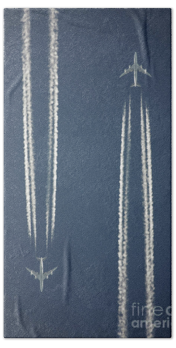 Condensation Bath Towel featuring the photograph Flight #2 by Greg Bajor