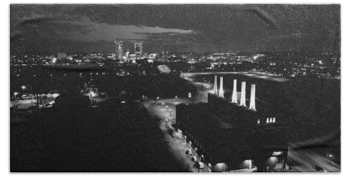 Fort Wayne Skyline Bath Towel featuring the photograph Fort Wayne Indiana skyline at night in black and white #2 by Eldon McGraw