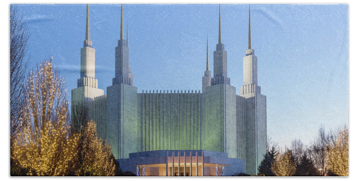 Church Of Jesus Christ Of Latter-day Saints Bath Towel featuring the photograph Mormon temple in Washington DC with xmas lights #2 by Steven Heap