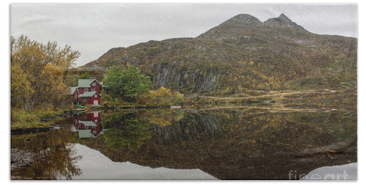 Fall Colors Hand Towel featuring the photograph Reflections #2 by Eva Lechner