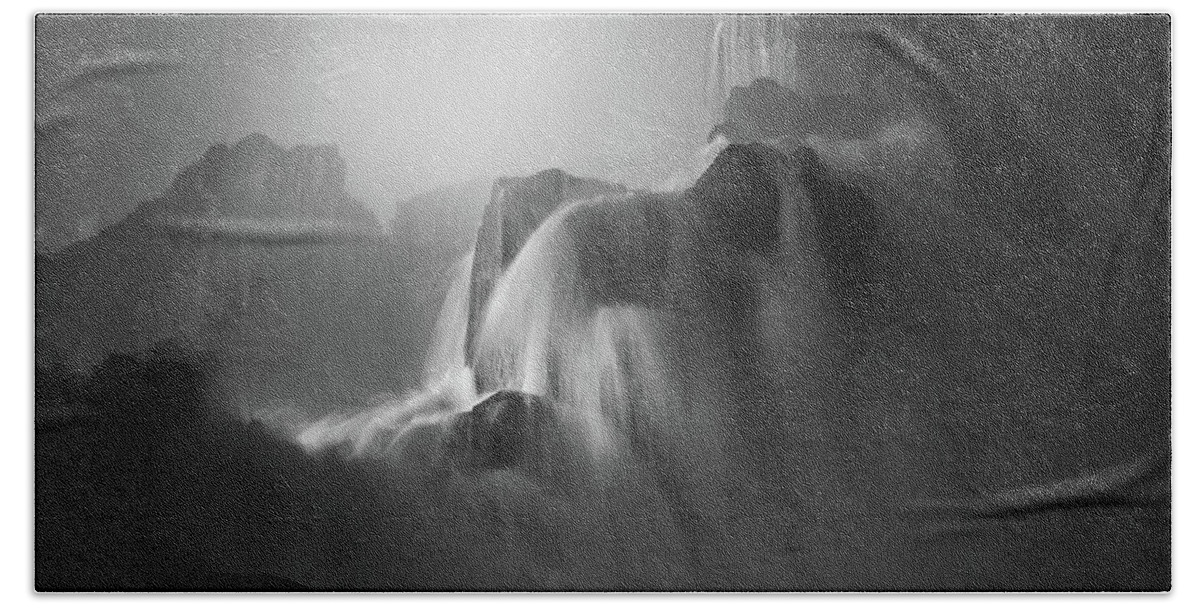 Monochrome Bath Towel featuring the photograph Bombo by Grant Galbraith