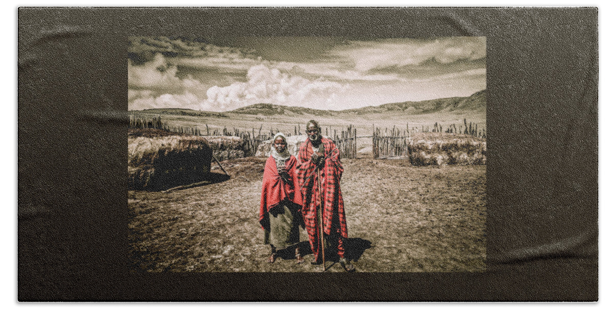 Ngorongoro Maasai Tanzania Bath Towel featuring the photograph Daughter Father Maasai Tanzania 4198 by Amyn Nasser