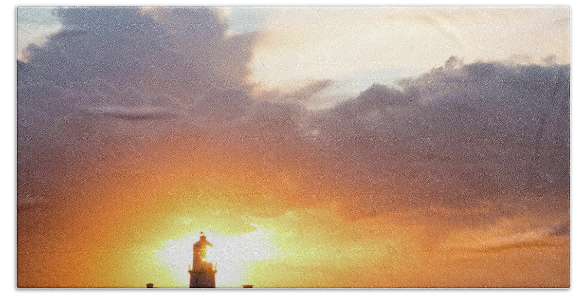 Lighthouse Bath Towel featuring the photograph Sunset at Strumble Head Lighthouse #6 by Ian Middleton