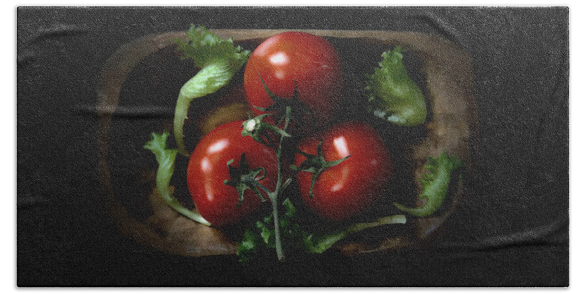 Tomato Bath Towel featuring the photograph A Love Triangle by Rene Crystal
