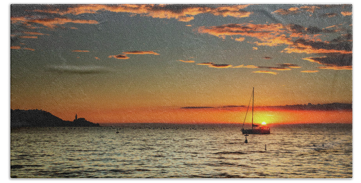 Sunset Bath Towel featuring the photograph Adriatic Sunset by Ian Middleton