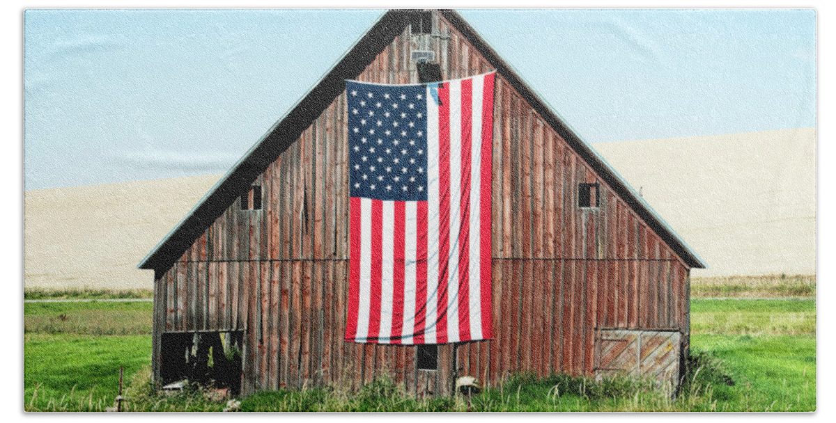 Palouse Bath Towel featuring the photograph American Flag on Barn in Palouse by Connie Carr