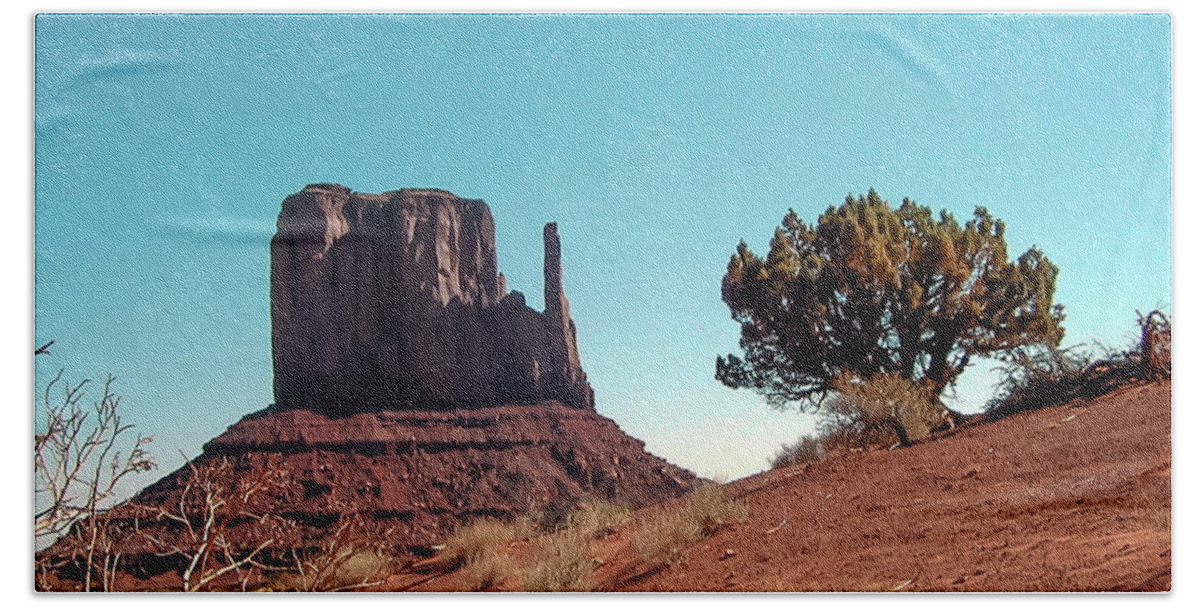 Monument Bath Towel featuring the photograph American Southwest. by Louis Dallara