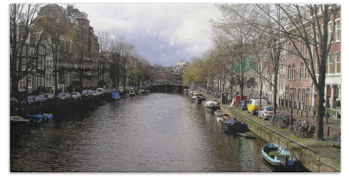 Amsterdam Bath Towel featuring the photograph Amsterdam Channel by Scott Olsen