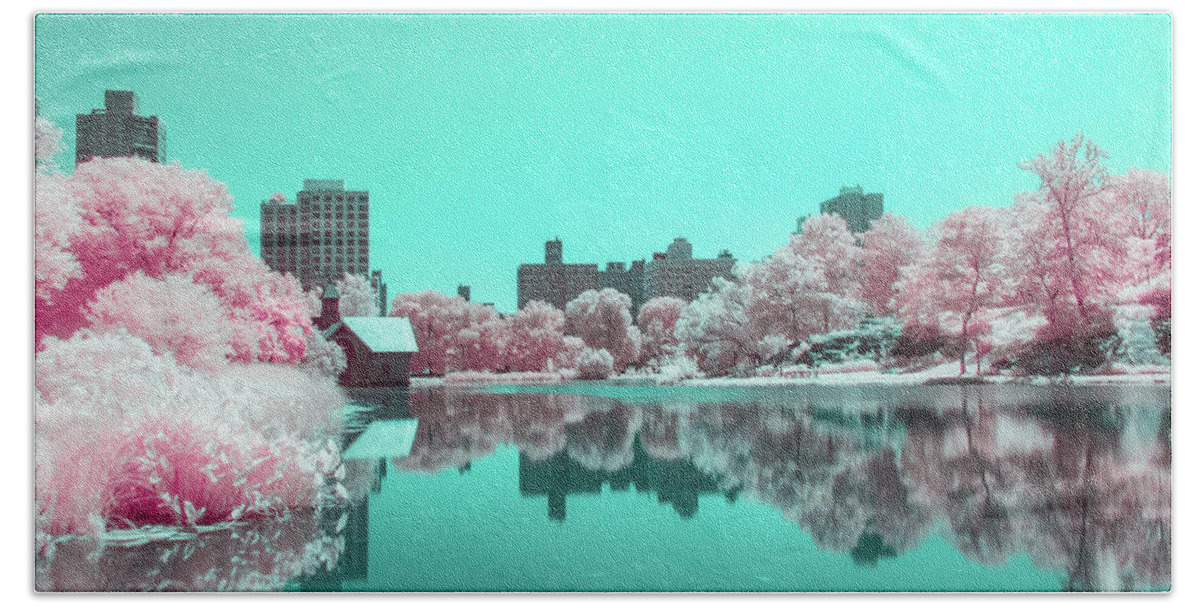 Pink Bath Towel featuring the photograph An Otherworldly Central Park by Auden Johnson
