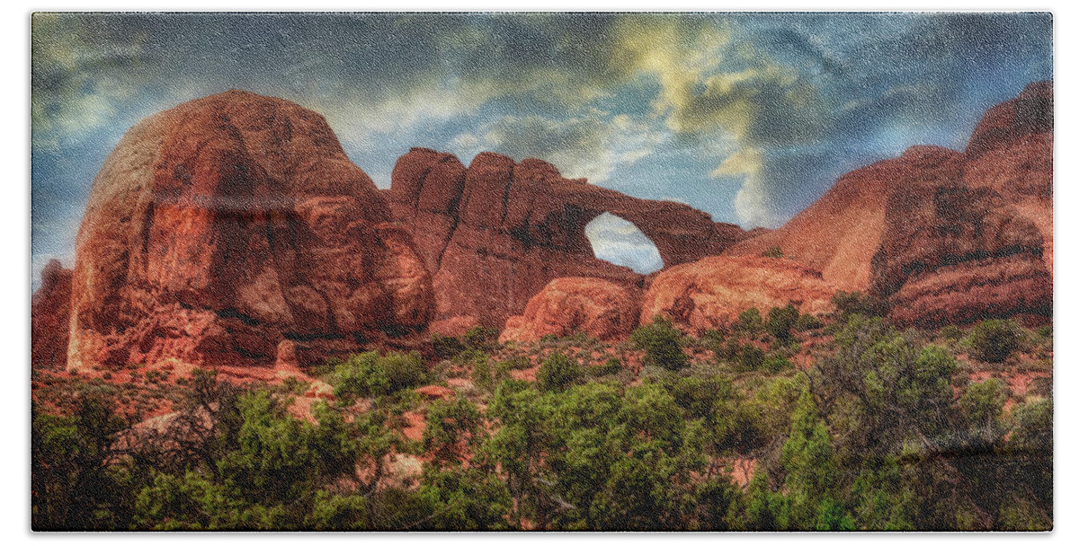 Arches Bath Towel featuring the photograph Arches Park Utah by Micah Offman