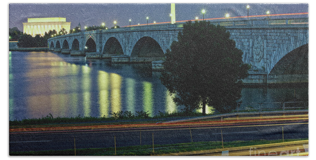Arlington Bridge Bath Towel featuring the photograph Arlington Memorial Bridge at Dusk - Washington, D.C. by Sam Antonio