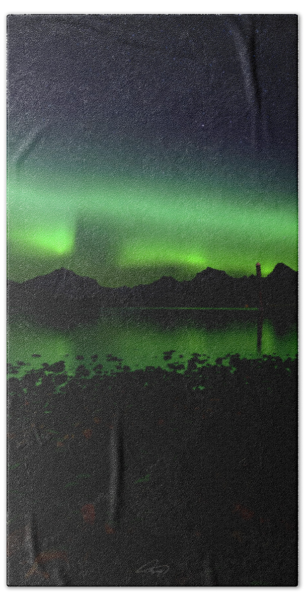  Bath Towel featuring the photograph Aurora Borealis in Portrait by William Boggs