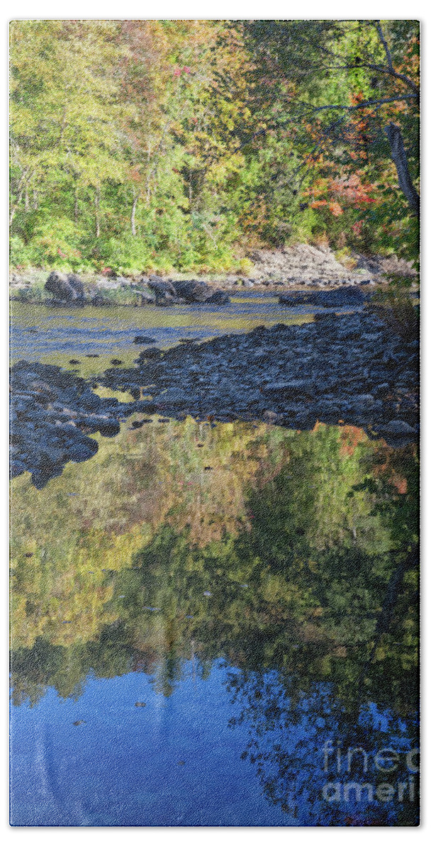 Tennessee Bath Towel featuring the photograph Autumn Reflections 8 by Phil Perkins