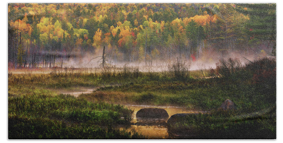 Maine Bath Towel featuring the photograph Autumn Season a2869 by Greg Hartford