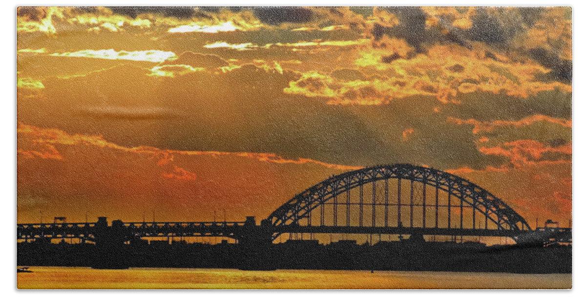 Sunset Bath Towel featuring the photograph Autumn Sunset Behind Tacony-Palmyra Bridge on the Delaware by Linda Stern