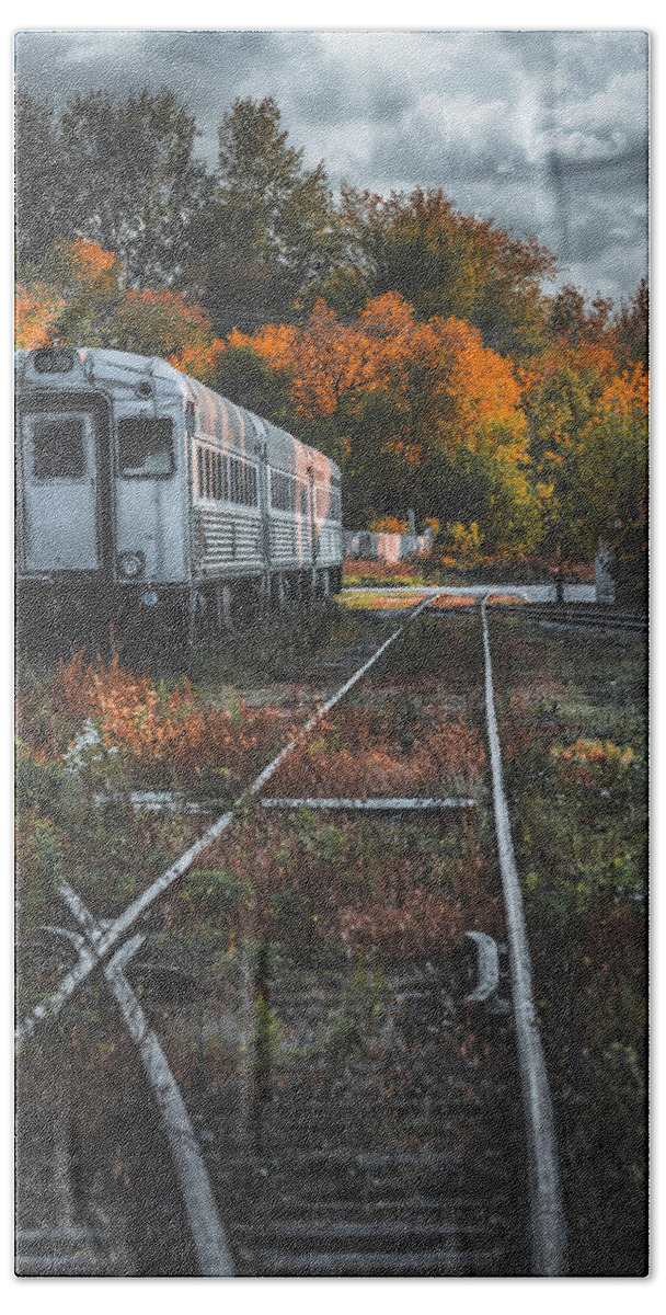 Autumn Hand Towel featuring the photograph Autumn Train of Uxbridge by Dee Potter