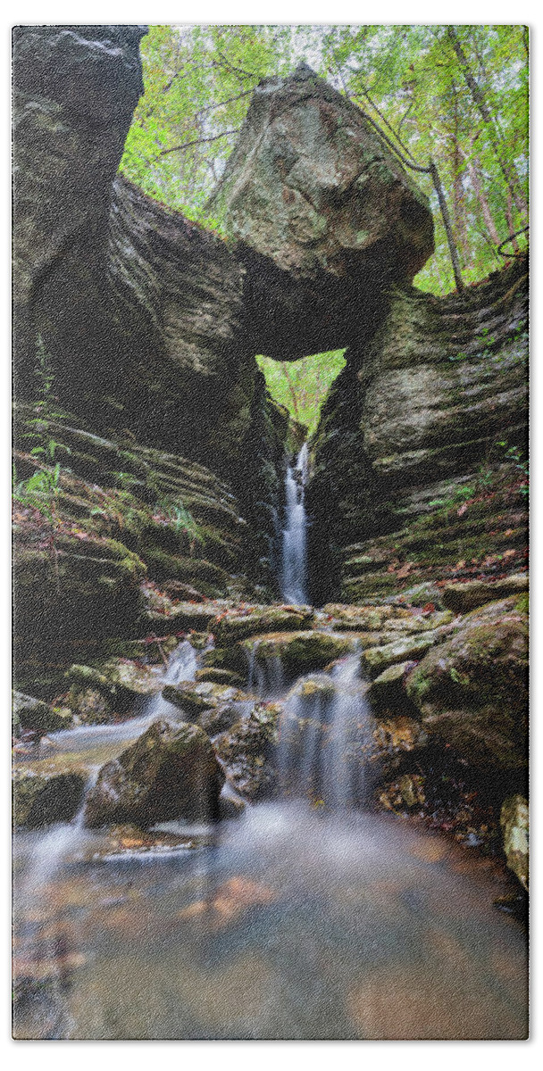 Arkansas Bath Towel featuring the photograph Balanced Rock by David Dedman