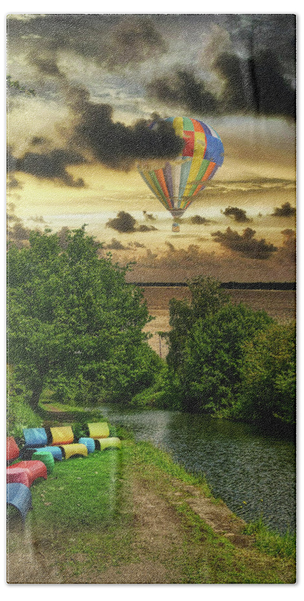 Sky Bath Towel featuring the photograph Balloon Watching by Portia Olaughlin