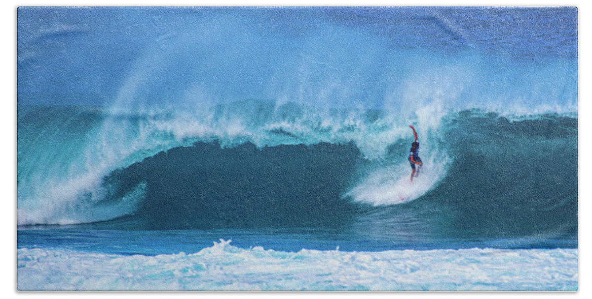 Hawaii Bath Towel featuring the photograph Banzai Pipeline 34 by Anthony Jones