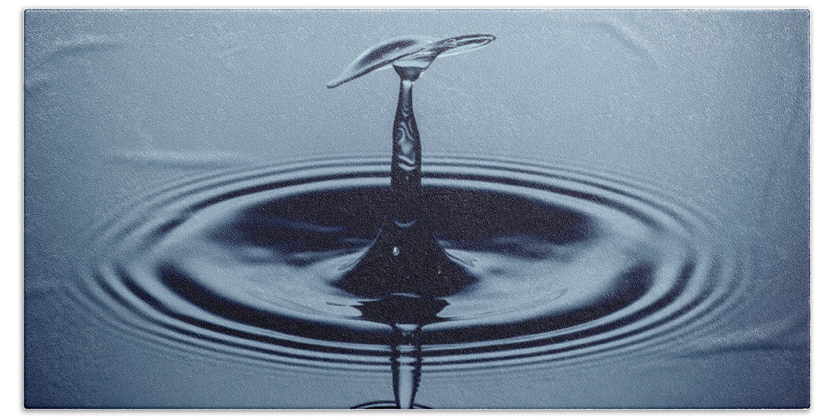 Waterdrop Bath Towel featuring the photograph Be Water by Ari Rex