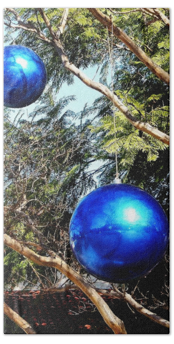 Tree Bath Towel featuring the photograph Blue Balls by Andrew Lawrence