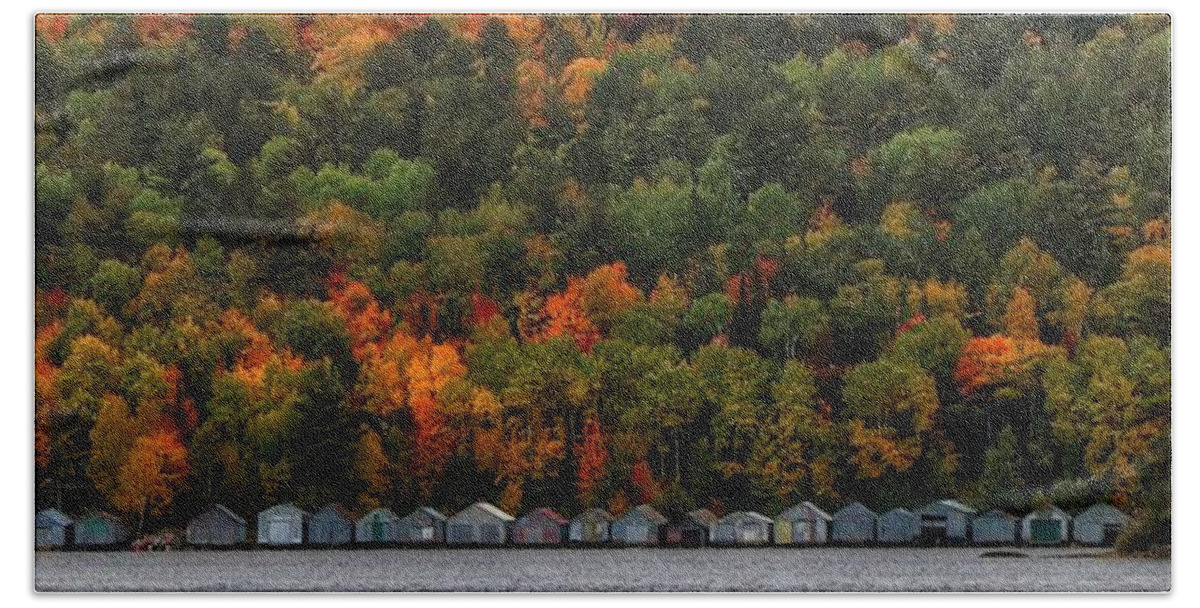 Stuntz Bay Hand Towel featuring the photograph Boathouses in Autumn by Hans Brakob
