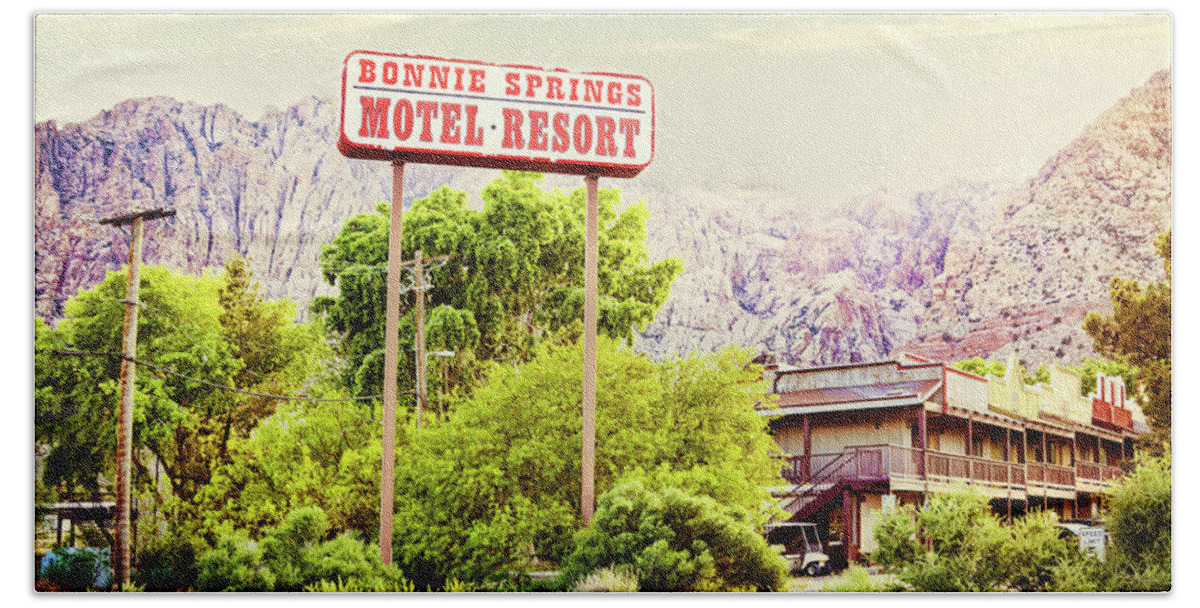Bonnie Springs Motel Resort Bath Towel featuring the photograph Bonnie Springs Motel Resort by Tatiana Travelways
