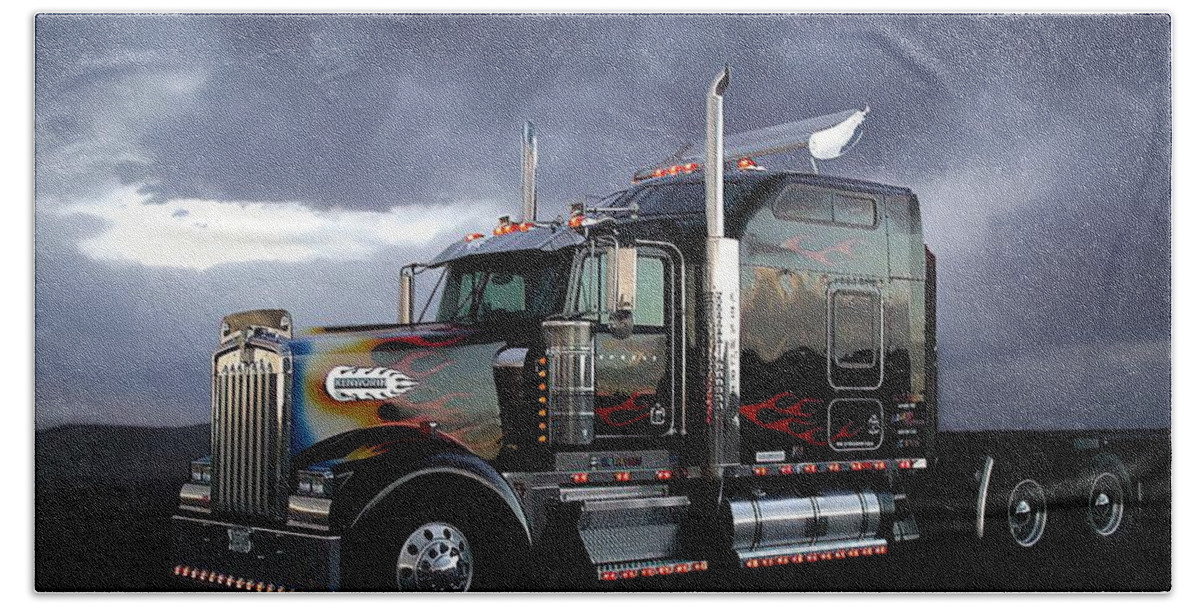 Kenworth W900 Hand Towel featuring the photograph Boss Hogg - Kenworth W900 by DArcy Evans