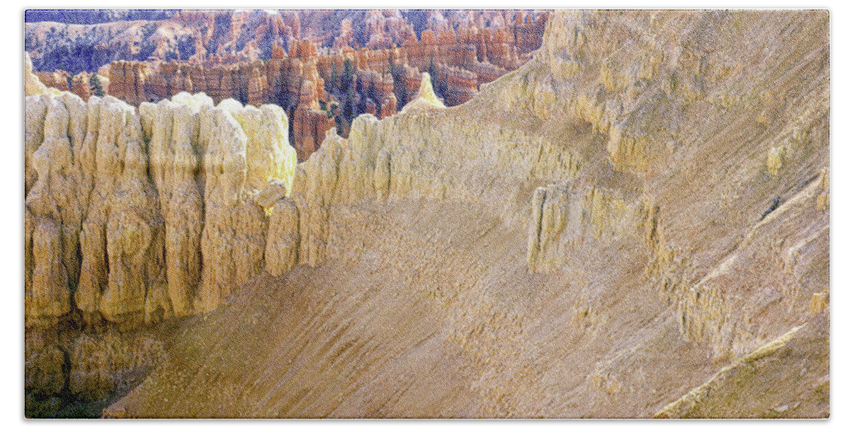 Usa Bath Towel featuring the photograph Bryce Canyon Slide by Randy Bradley