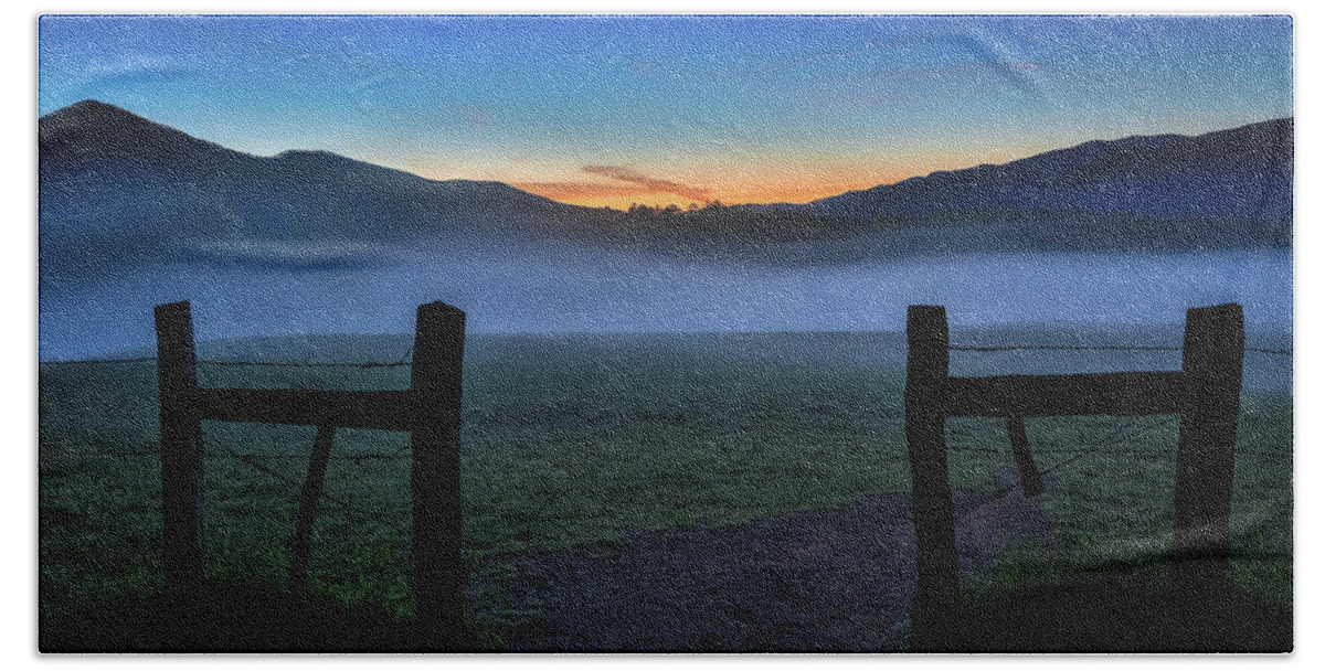 Cades Cove Sunrise Fence Hand Towel featuring the photograph Cades Cove Sunrise Fence by Dan Sproul