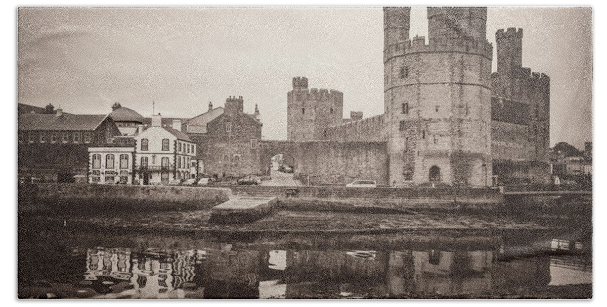 Caernarfon Castle Bath Towel featuring the photograph Caernarfon Castle by Rob Hemphill