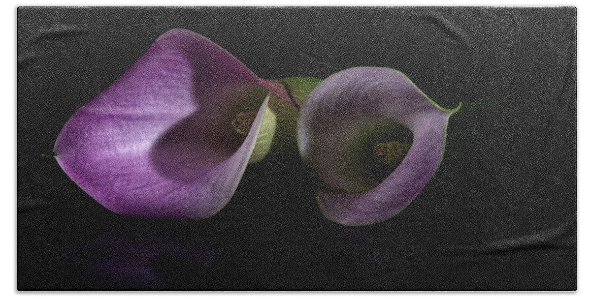 Calla Lilies Hand Towel featuring the photograph Calla Lilly 5 by Richard Rizzo