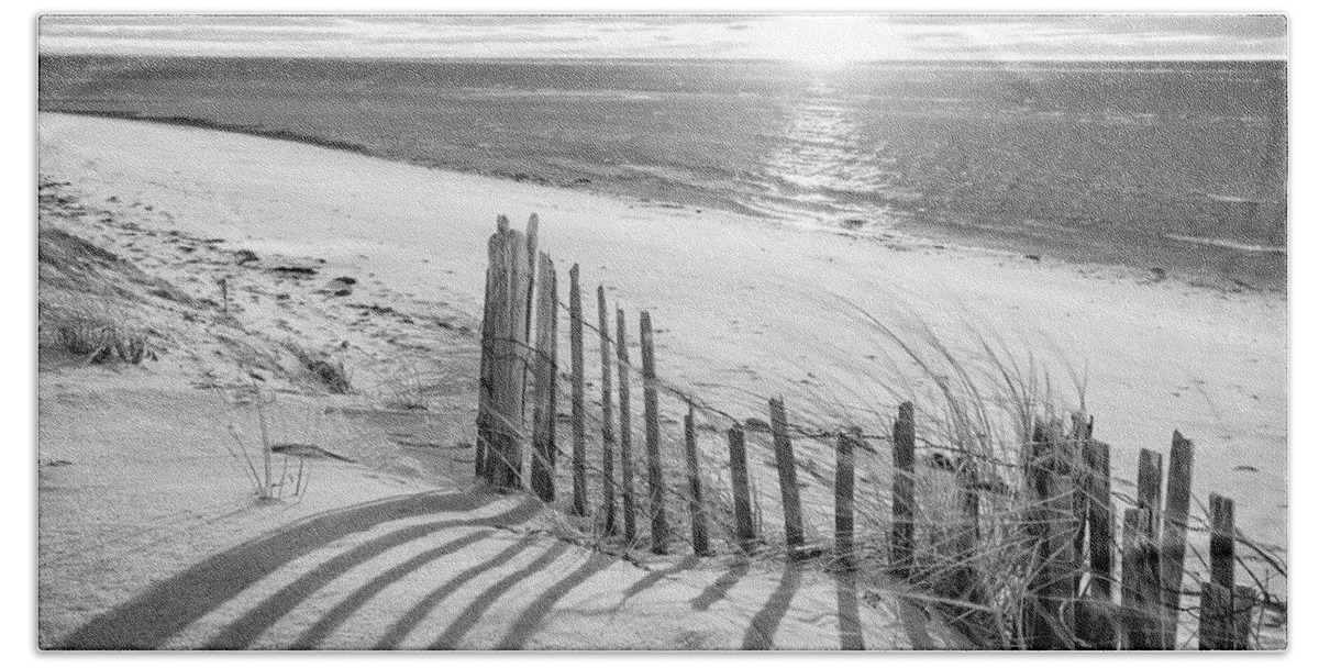 Cape Cod Beach Fence Bath Towel featuring the photograph Cape Cod Beach Fence by Darius Aniunas