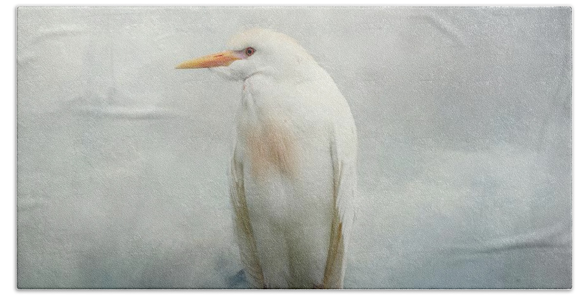 Cattle Egret Hand Towel featuring the mixed media Cattle Egret by Eva Lechner