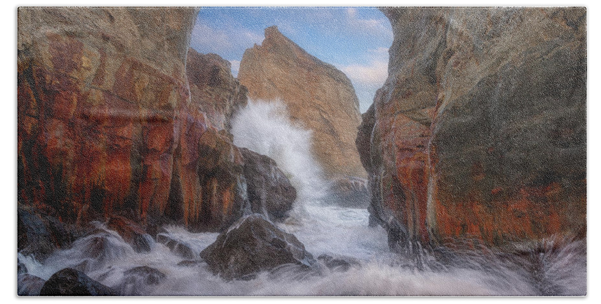 Oregon Hand Towel featuring the photograph Chaos at Kiwanda by Darren White