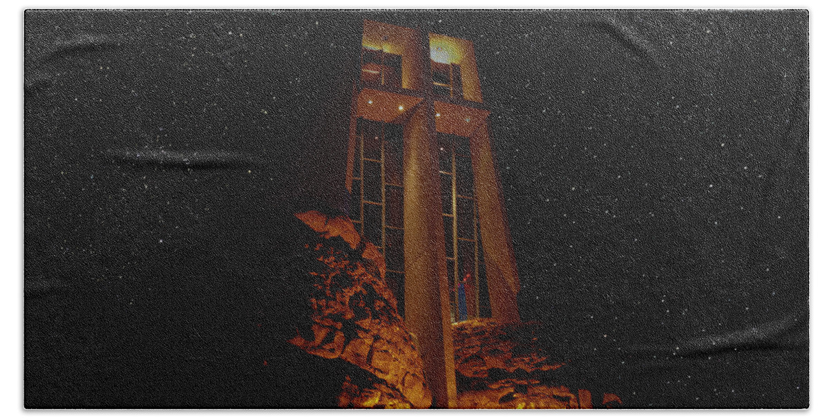 Sedona Bath Towel featuring the photograph Chapel Under the Stars by Al Judge
