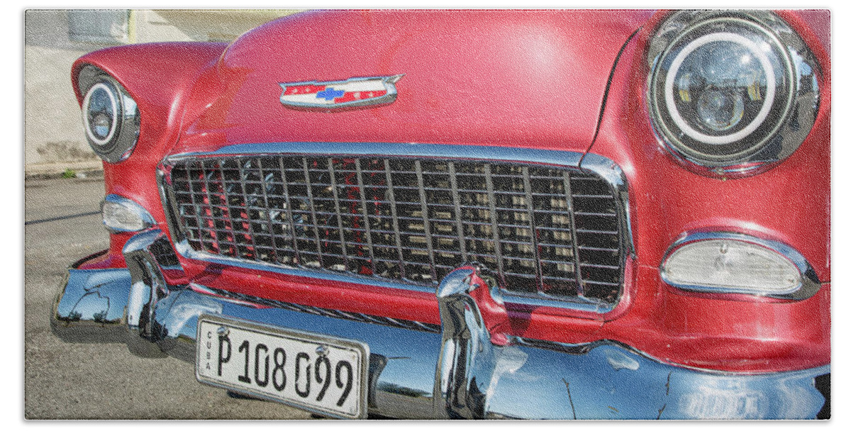 Cuba Bath Towel featuring the photograph Chevy by David Lee