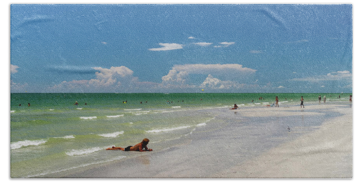 Florida Bath Towel featuring the photograph Chilling by Marian Tagliarino