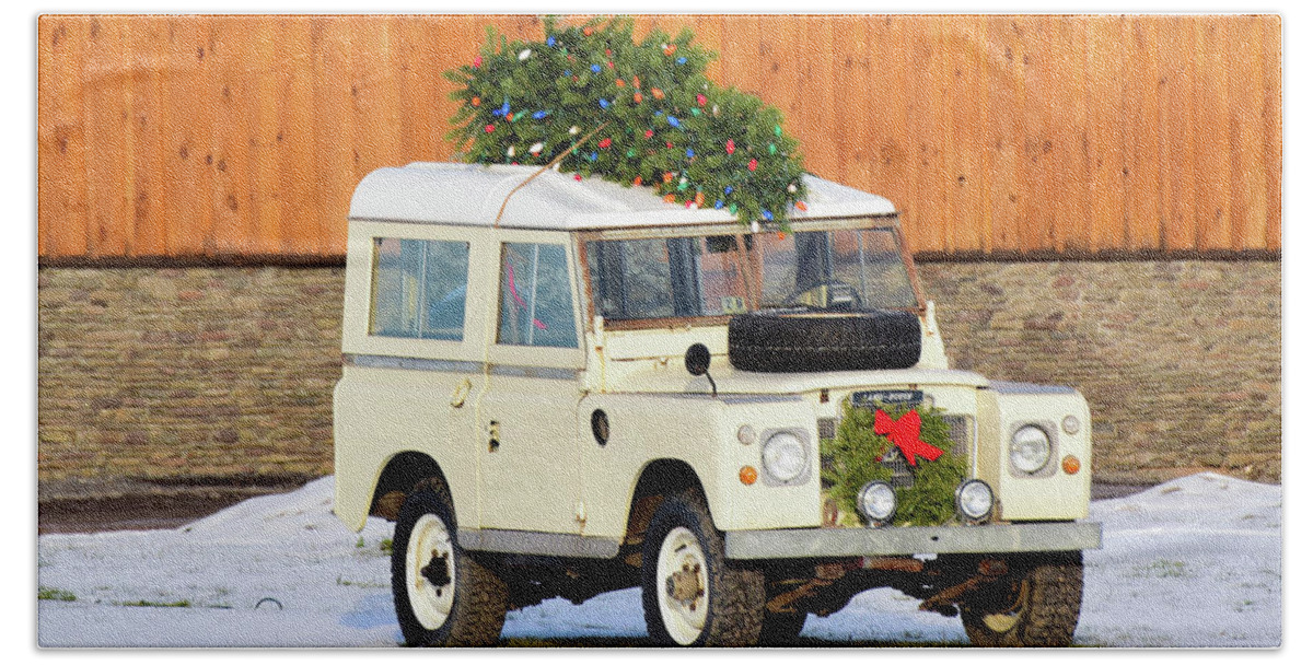 Land Rover Hand Towel featuring the photograph Christmas Land Rover by Nicole Lloyd