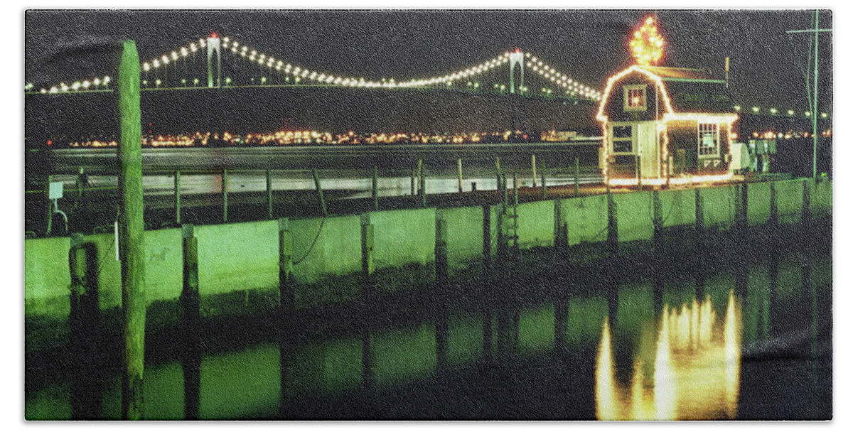 Newport Bridge Bath Towel featuring the photograph Christmas on the Bay by Jim Feldman