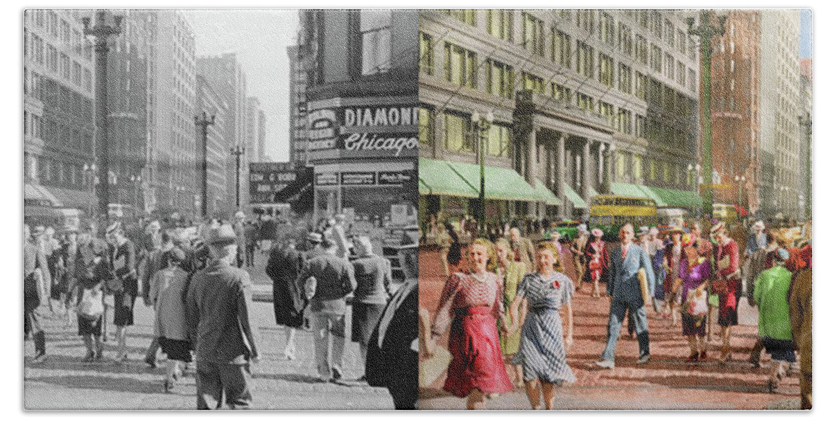 Chicago Bath Towel featuring the photograph City - Chicago - Shopping Crowds 1940 - Side by Side by Mike Savad
