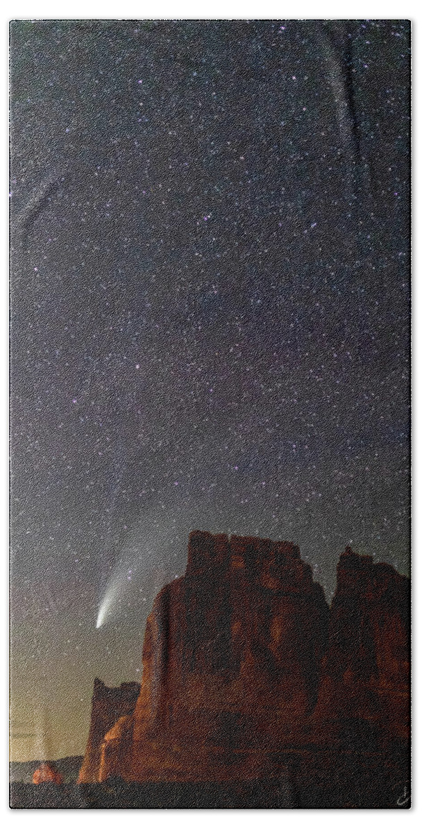 Moab Utah Night Comet Neowise Desert Colorado Plateau Bath Towel featuring the photograph Comet NEOWISE and The Big Dipper by Dan Norris