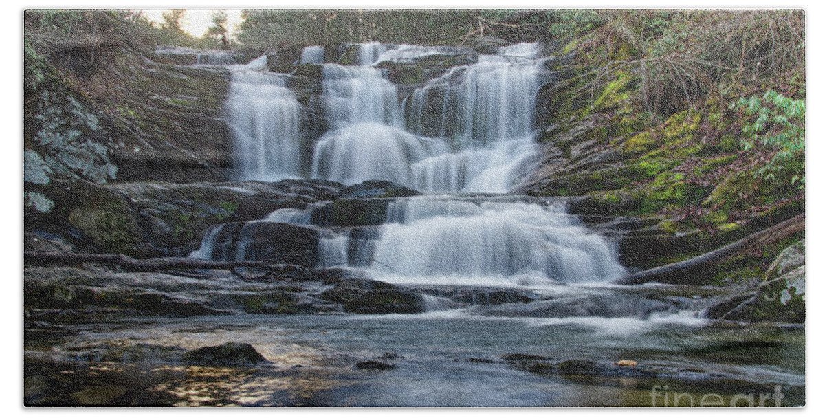 Conasauga Falls Bath Towel featuring the photograph Conasauga Waterfall 11 by Phil Perkins