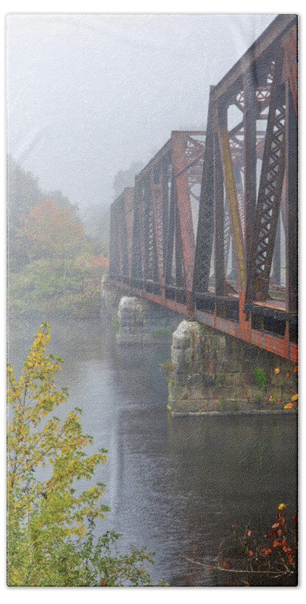 Railroad Bridge Bath Towel featuring the photograph Connecticut River Railroad Bridge and Fall Foliage by Juergen Roth