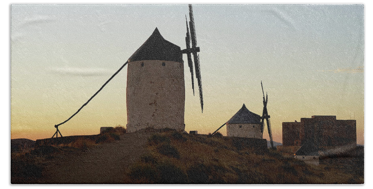 Consuegra Windmills And Castillo De La Muela Bath Towel featuring the photograph Consuegra Windmills and Castillo De La Muela by Richard Reeve