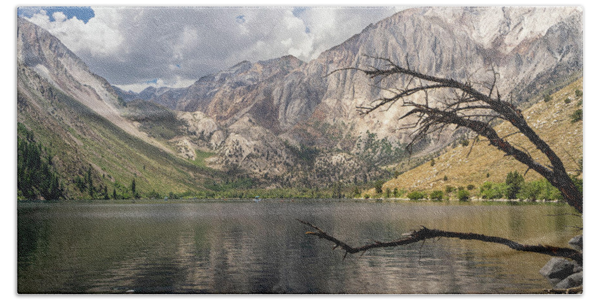 Landscape Bath Towel featuring the photograph Convict Lake by Laura Macky